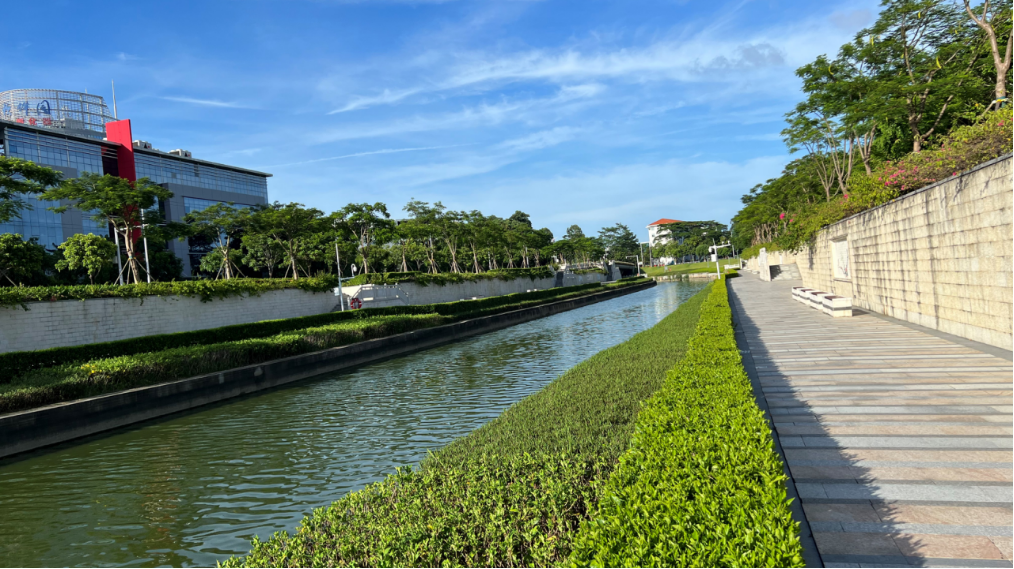 东岸排洪渠.png