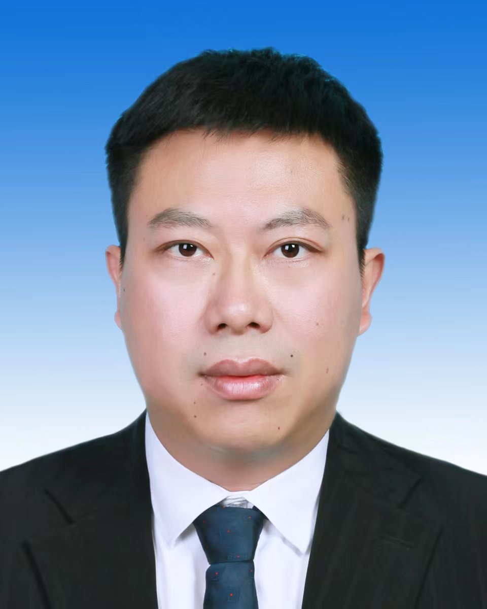 秦毅.jpg